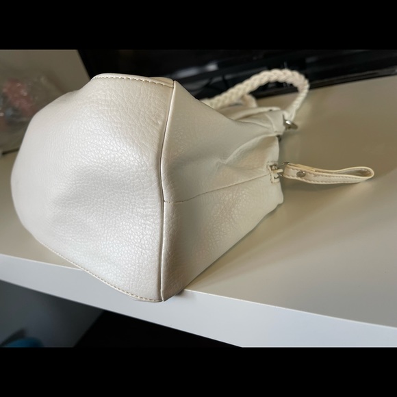 NINE WEST white soft leather bag - Picture 5 of 13